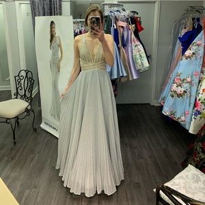 Prom Dress/NEVER WORN